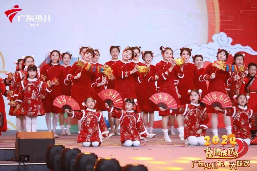 表演者:谭亦晨,廖建雅,谢羽菲,何明晰,陈栩言,乔凡芯,席钰涵,曹涵雨