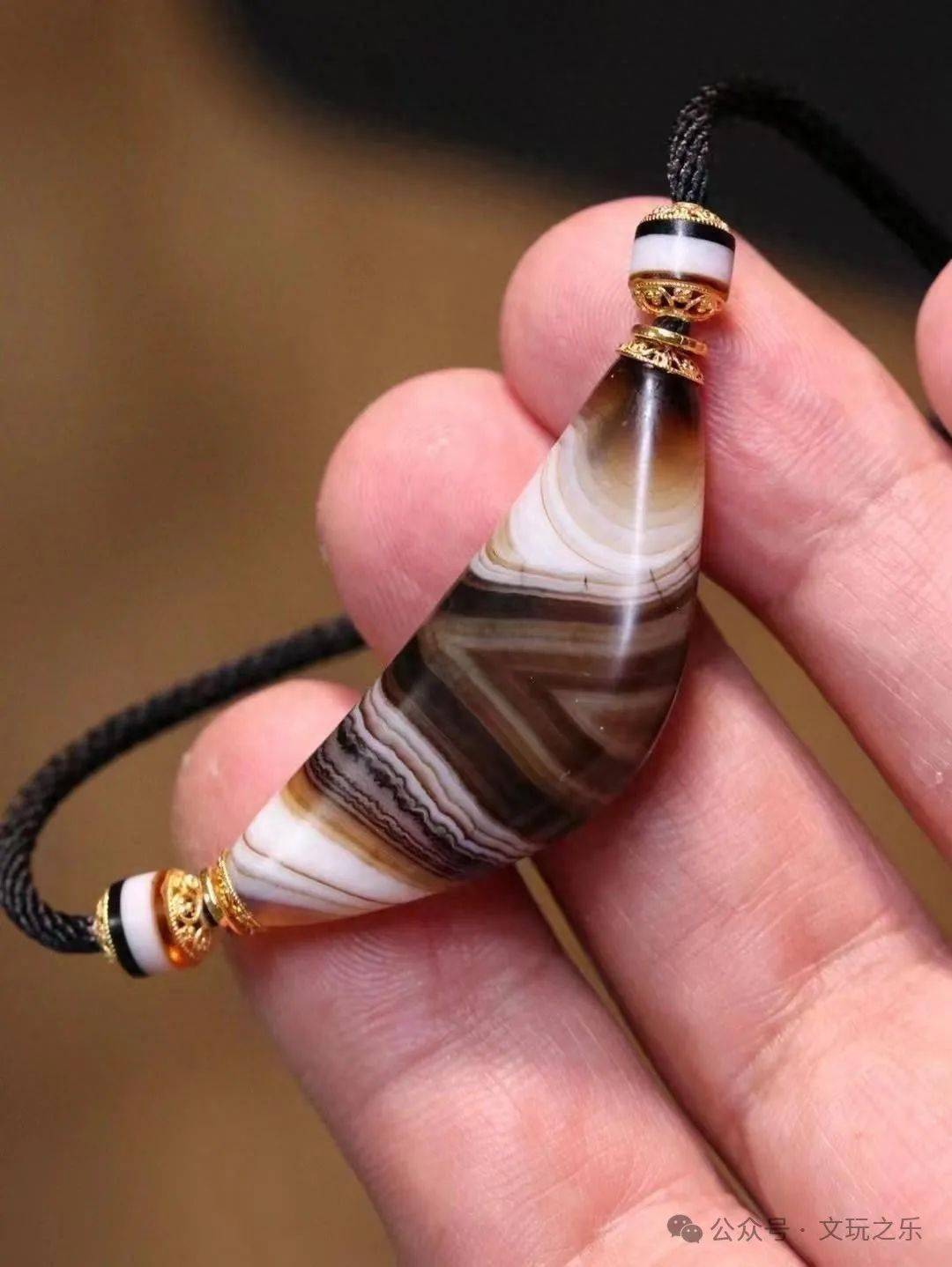 随随便便编根绳,这件老缠丝玛瑙就被几个朋友抢着要买_古珠_蚕丝_牛角