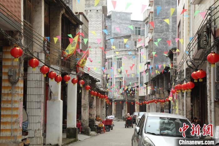 (新春见闻)守护乡愁 广西百年华侨古街焕新_杨梅镇