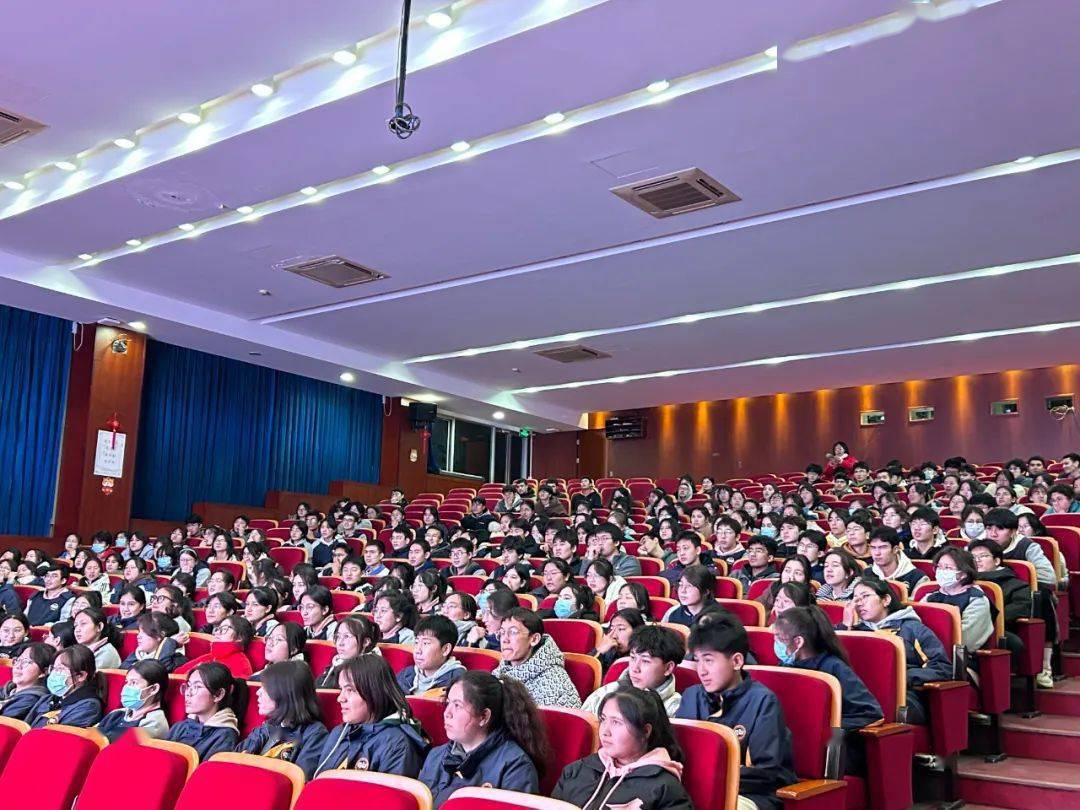 青春导师,与新疆学子相伴成长路_生活_大学_规划