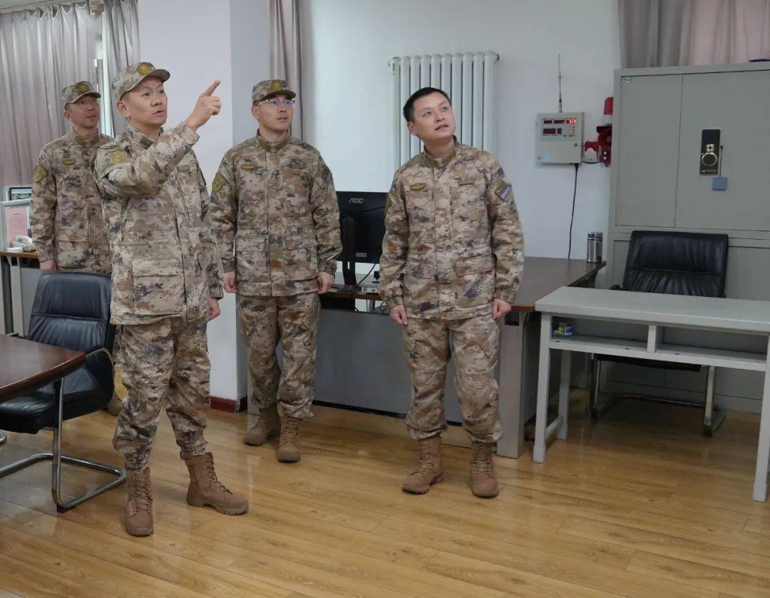 学院首长率机关一行看望慰问除夕值班执勤教职员工_刘政委_保障_人员