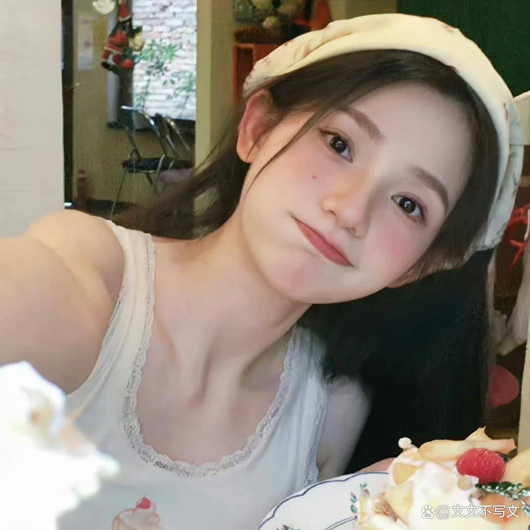我有个老板,人傻钱多,他每天最开心的事就是边夸我边