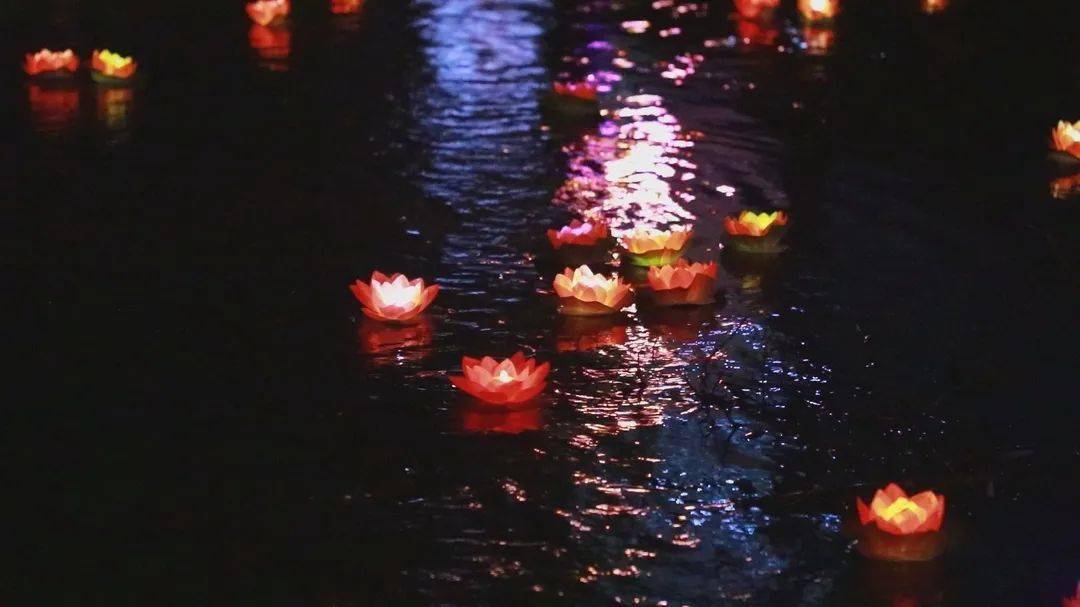 【新春走基层】河灯祈愿幸福年_村民_川岩乡_祝福