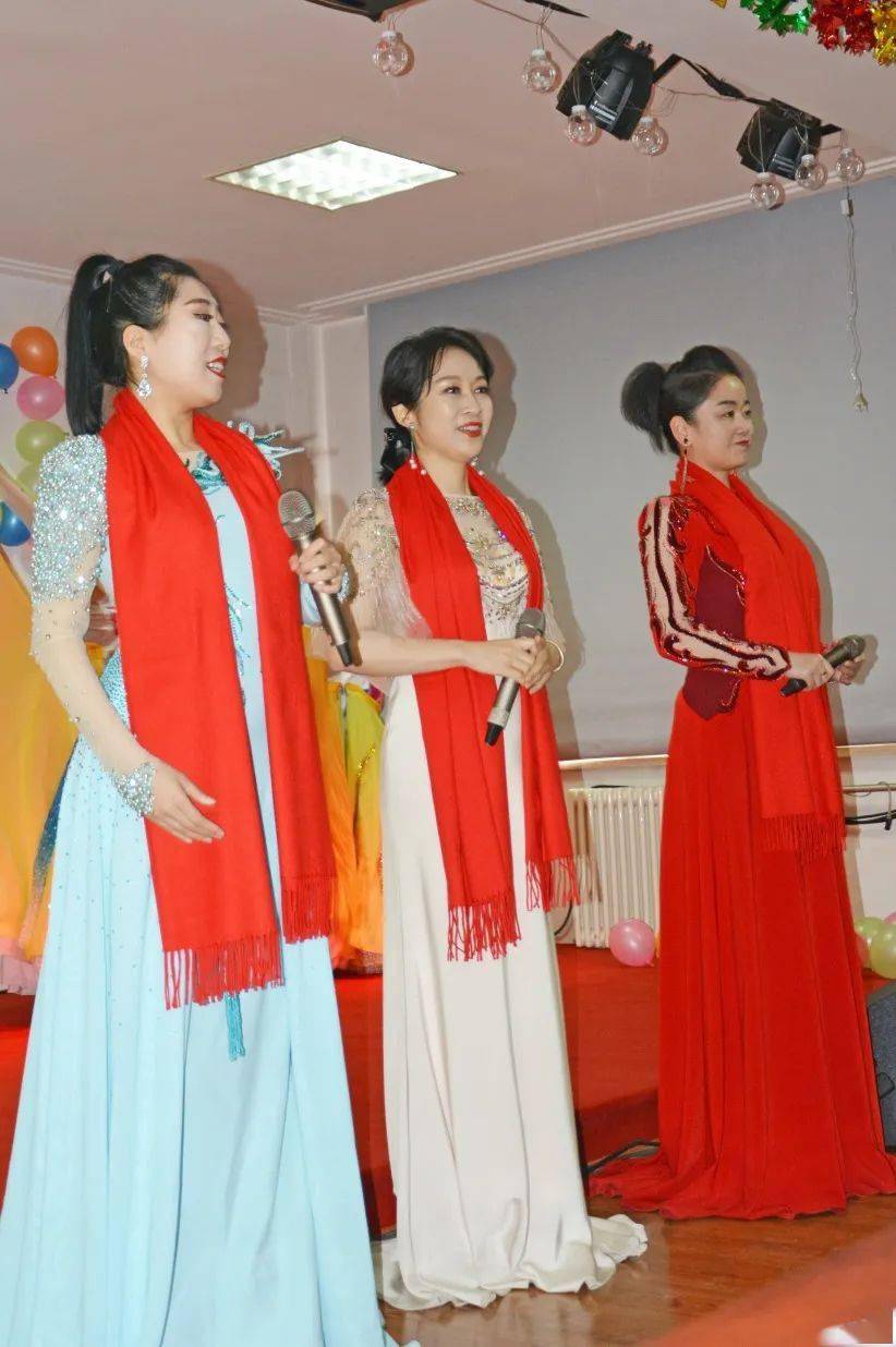 团结奋斗新征程——甘井子大队工会联合市总工会开展心连心文艺汇演