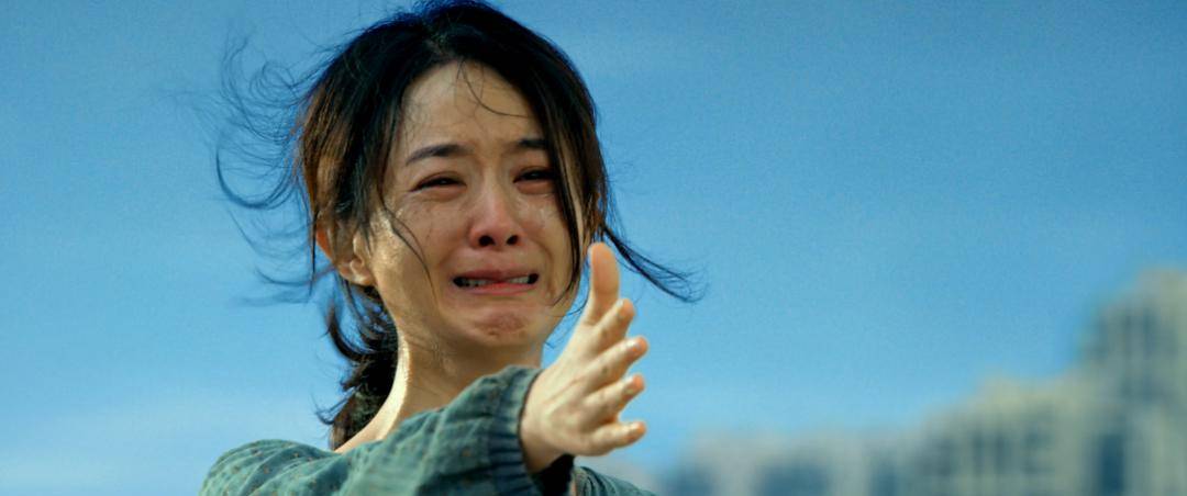 开年王炸,她演出最生猛的家庭顶梁柱_电影_案件_角色