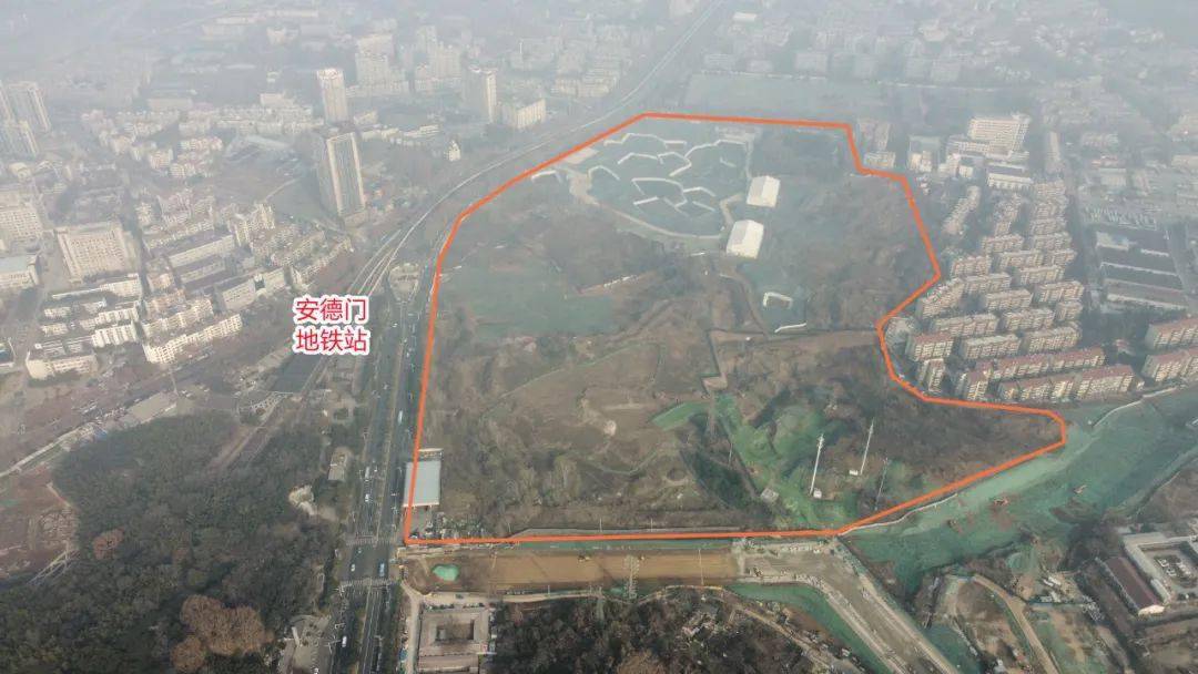 其中值得关注的是,位于迈皋桥的容光达地块小学将于今年完工,安德门