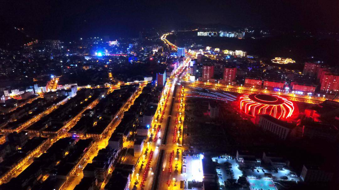 锦绣中国年·昭通印象|春节我在岗 守护不打烊