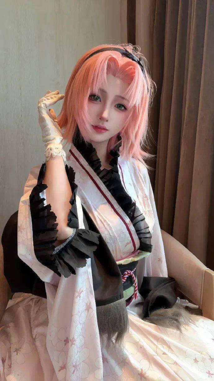 火影小樱cos,完全不输雏田_传说_上线_原文