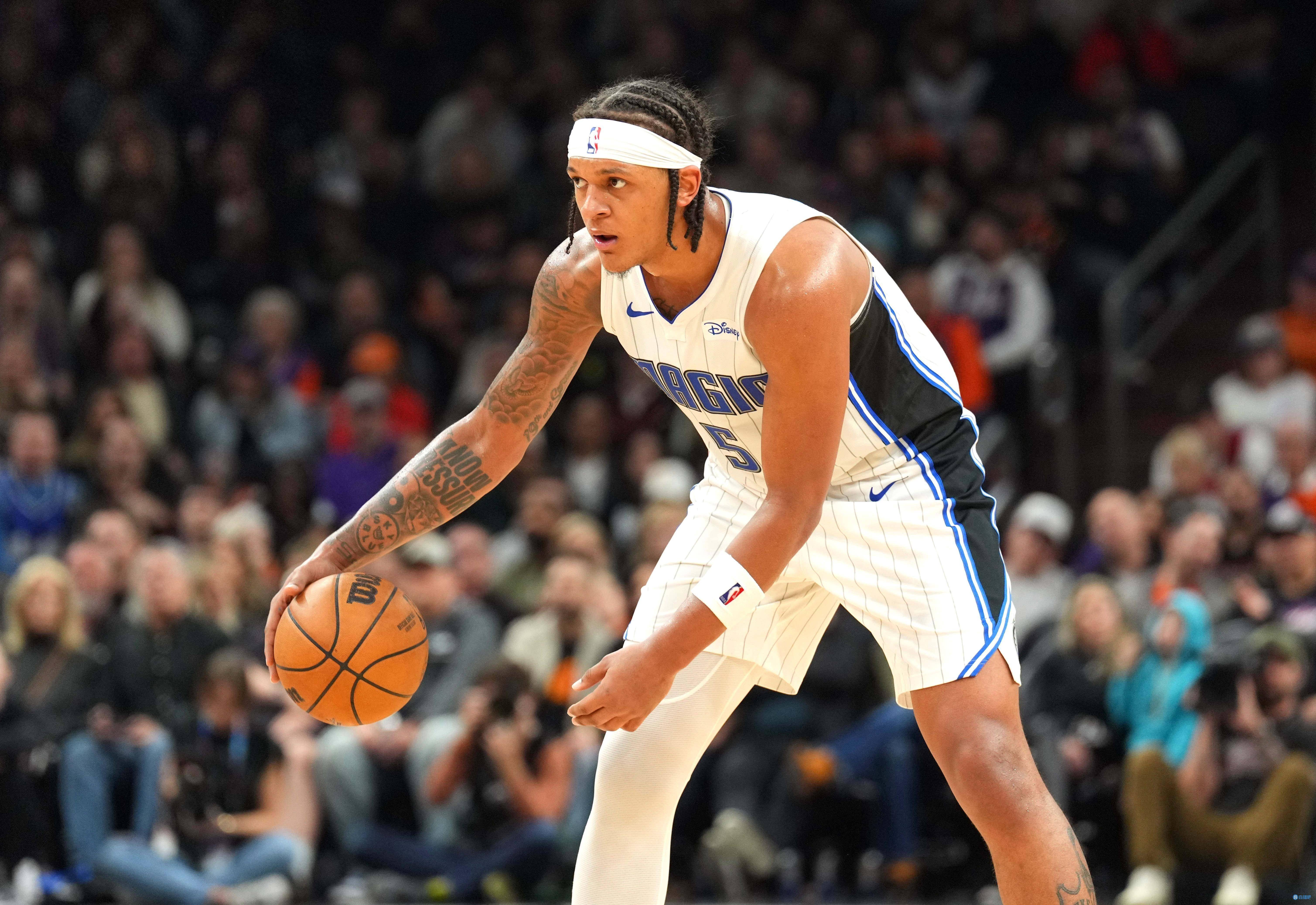 奥尼尔:魔术可以走得很远 这一切都要从班凯罗开始做起_退役_球衣