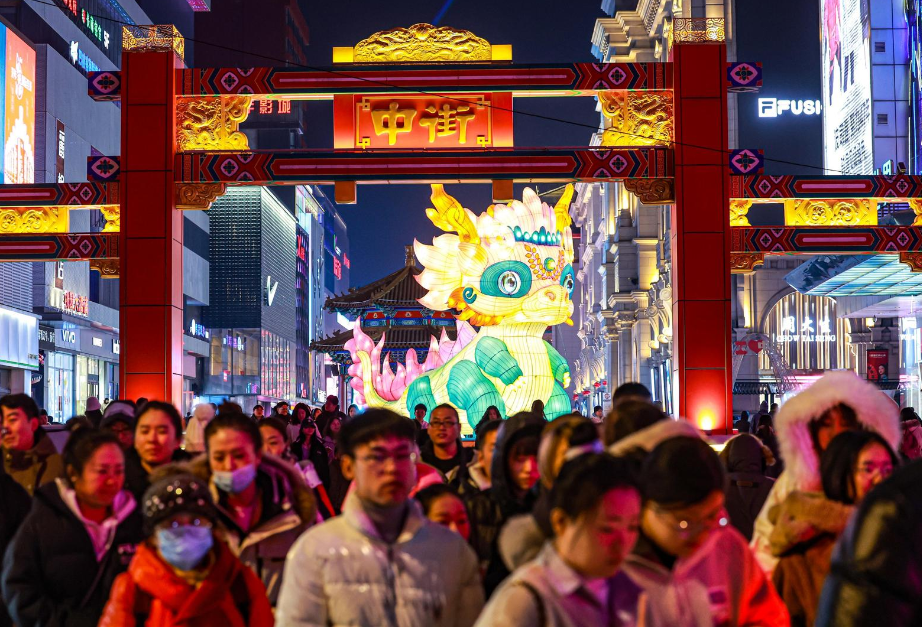 市场刮起"龙卷风"龙作为今年的生肖和中华文化的符号,成为春节消费
