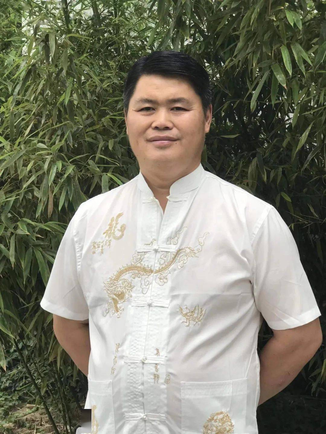 画者简介:赵良书,蚌埠人,先后就读于北京京华艺术学校,中国人民大学