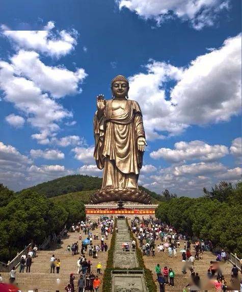 是世界上最完整神圣的佛像最著名当属灵山大佛许多伟大的建筑也坐落