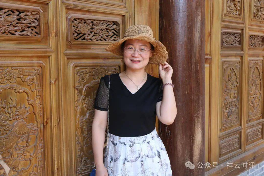 作者:李雪,云南省作家协会会员.