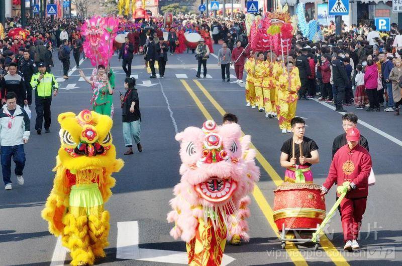 江苏南通:新春民俗巡游精彩纷呈