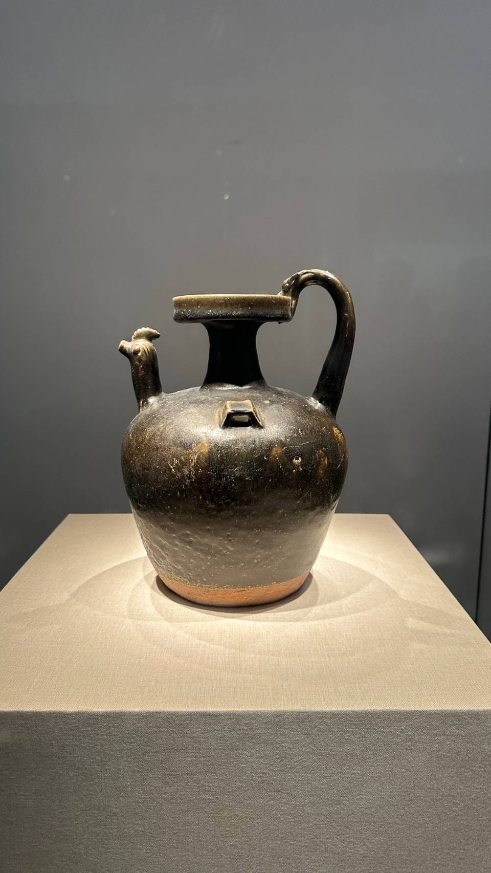 1976年桃园刘辛村刘跃华捐献铜鎏金凤冠 清(1644-1911) 郑母进士孙