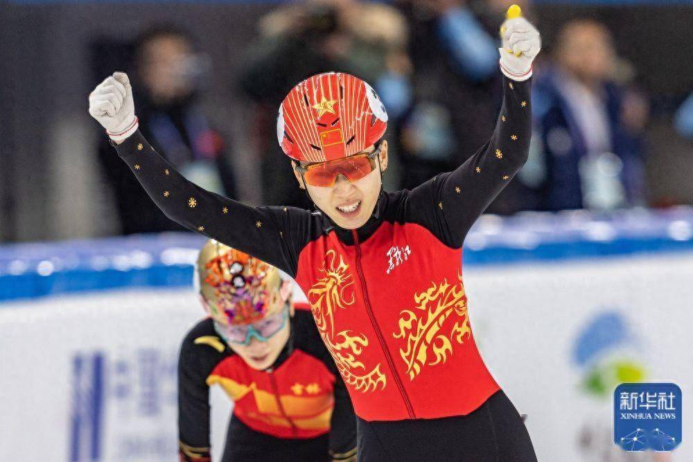 全冬会丨短道速滑公开组女子1500米：臧一泽获得冠军