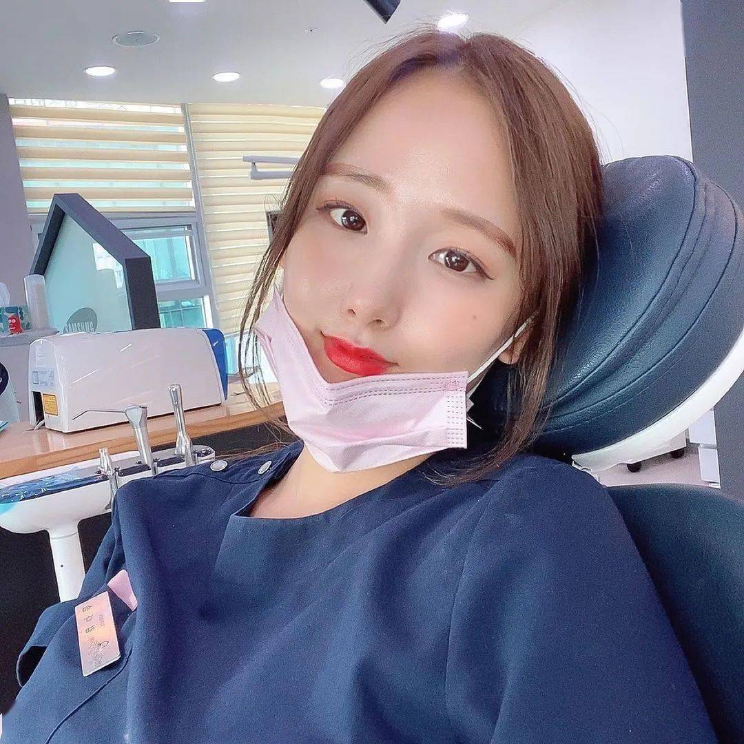26岁"女牙医"凹凸身材刷爆全网,网友:我牙好疼!_dasom_工作时_健身房
