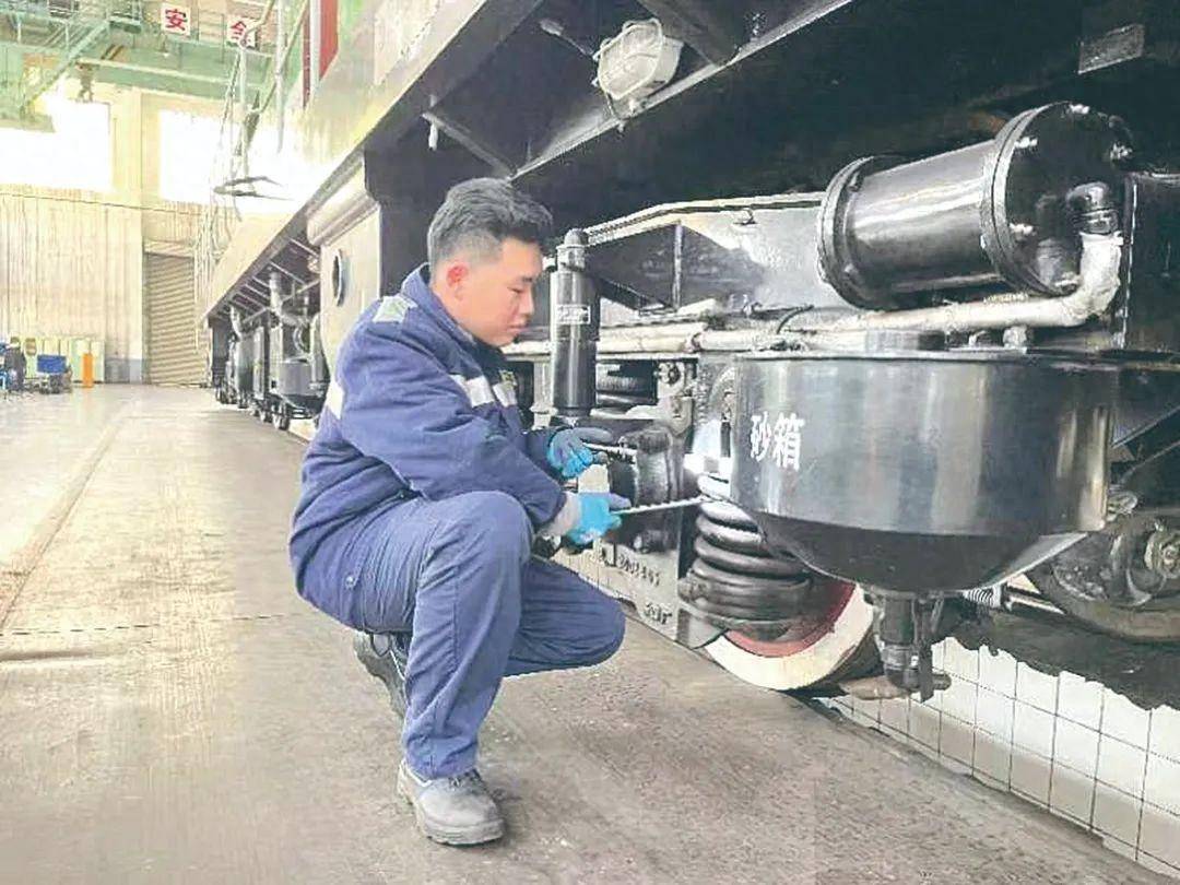 【新春走基层】新年新气象 开启新征程_机车_港口集团_赵俊