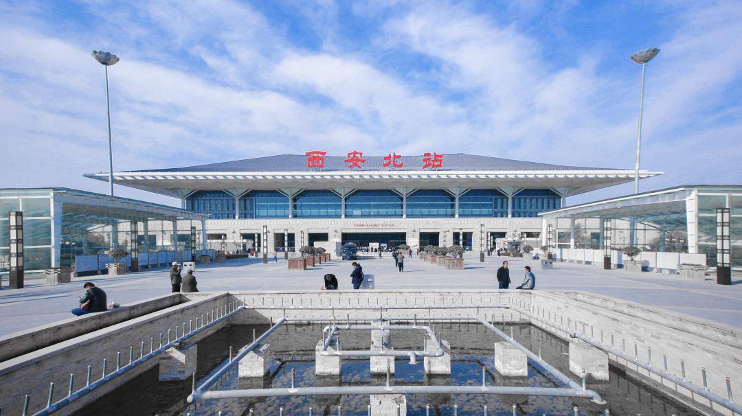 南2出口最后由国铁西安北站南站房进站方案二地铁北侧闸机出站乘客经