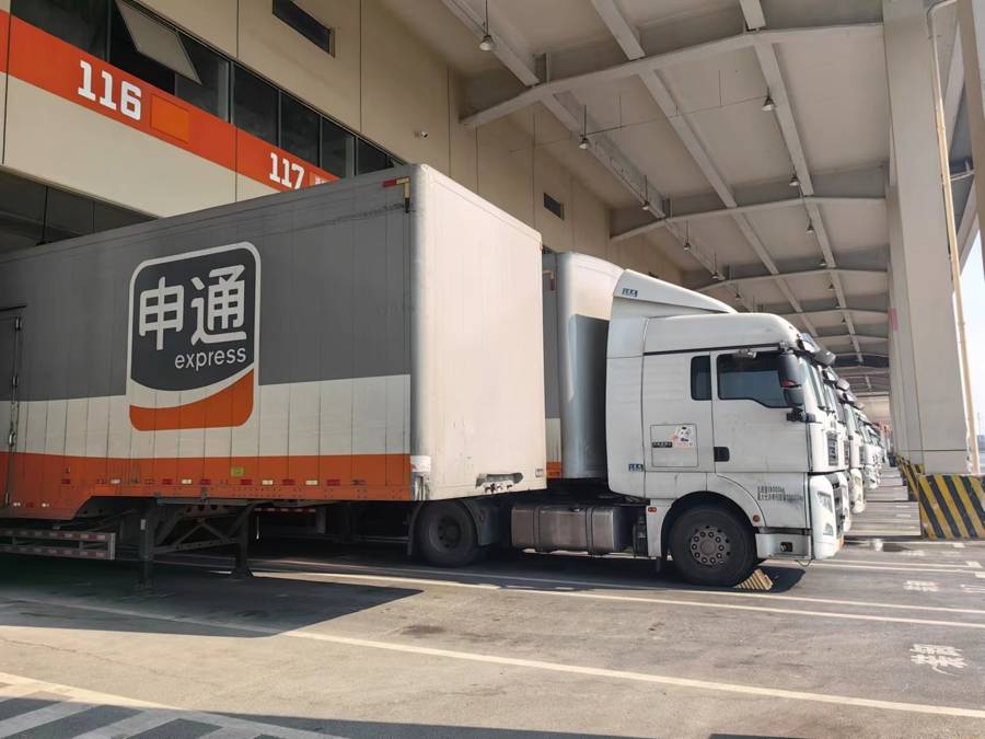 申通快递的自动驾驶干线车辆申通作为中国最早一批民营快递企业,侥觋