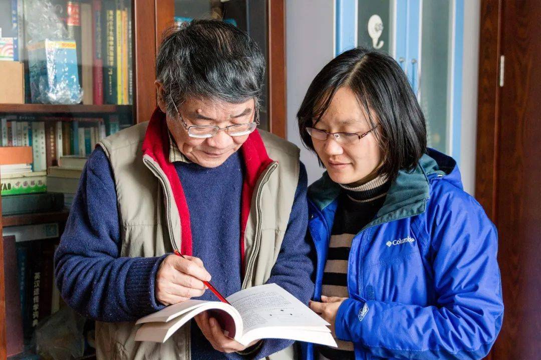 他们深耕实验教学,做学生探索自然世界的引路人_中心