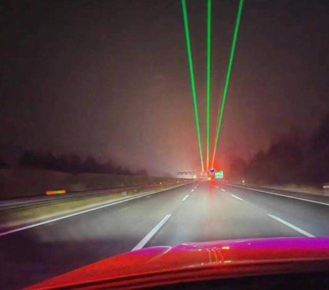 上一次山东高速,还以为进了野迪厅