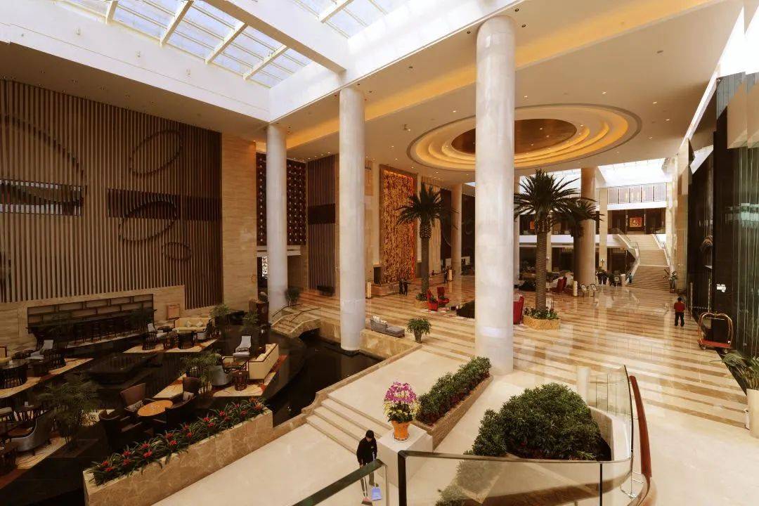 1奢华优雅,气度超凡的现代花园式酒店是一间集休闲,度假,商务于一体的