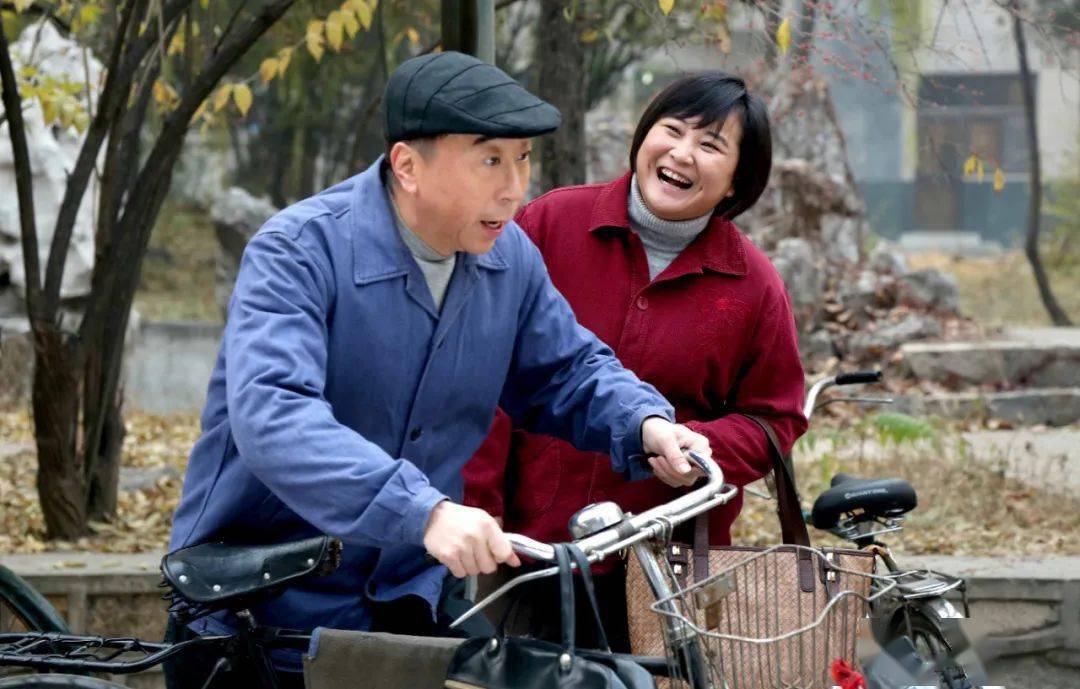 贾玲"整容式"近照曝光:暴瘦100斤,颜值逆天,我却笑不出来.