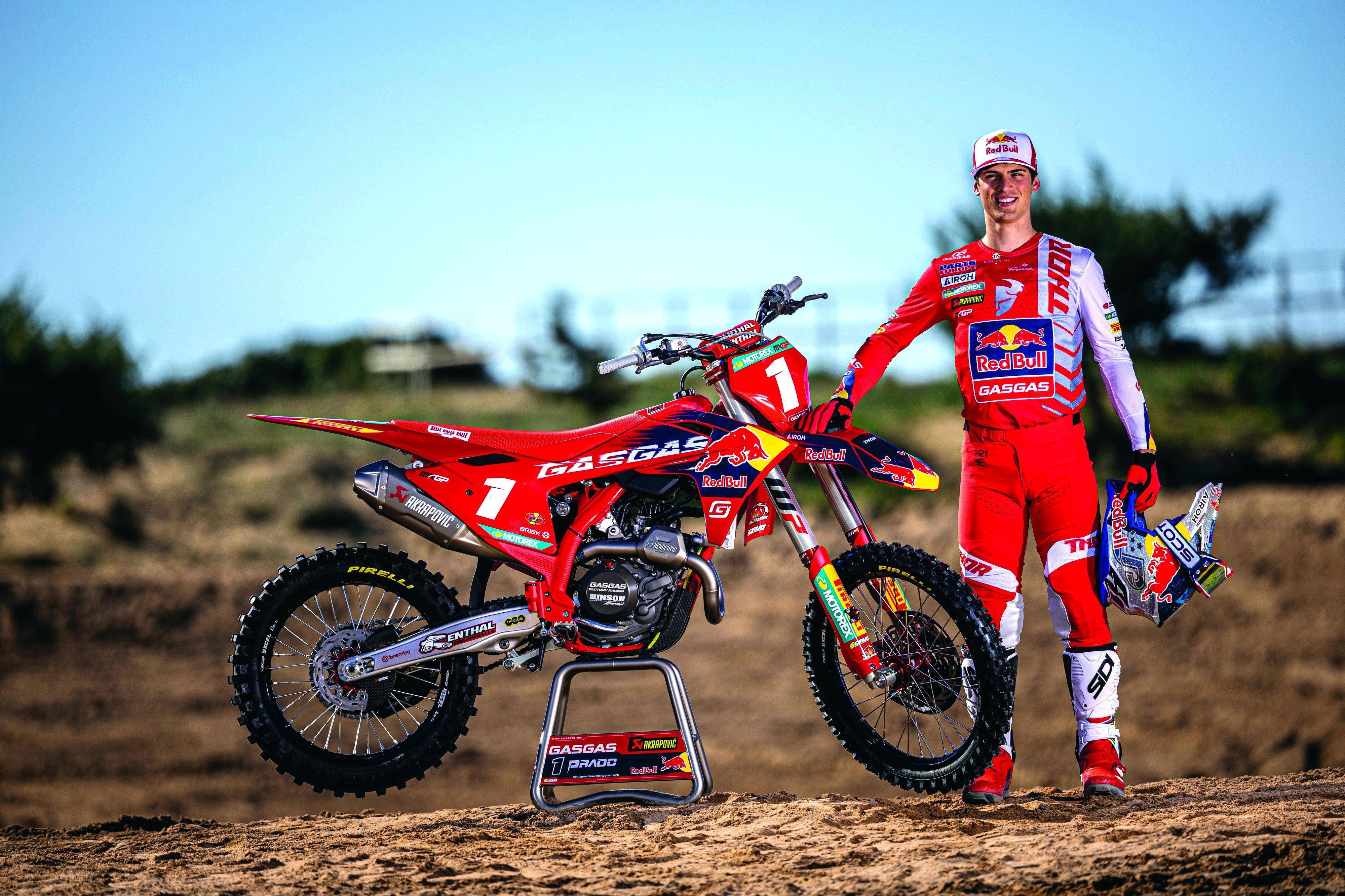 级别使用的工厂赛车是 mc 450f,该车搭载一副水冷四冲程单气缸,sohc