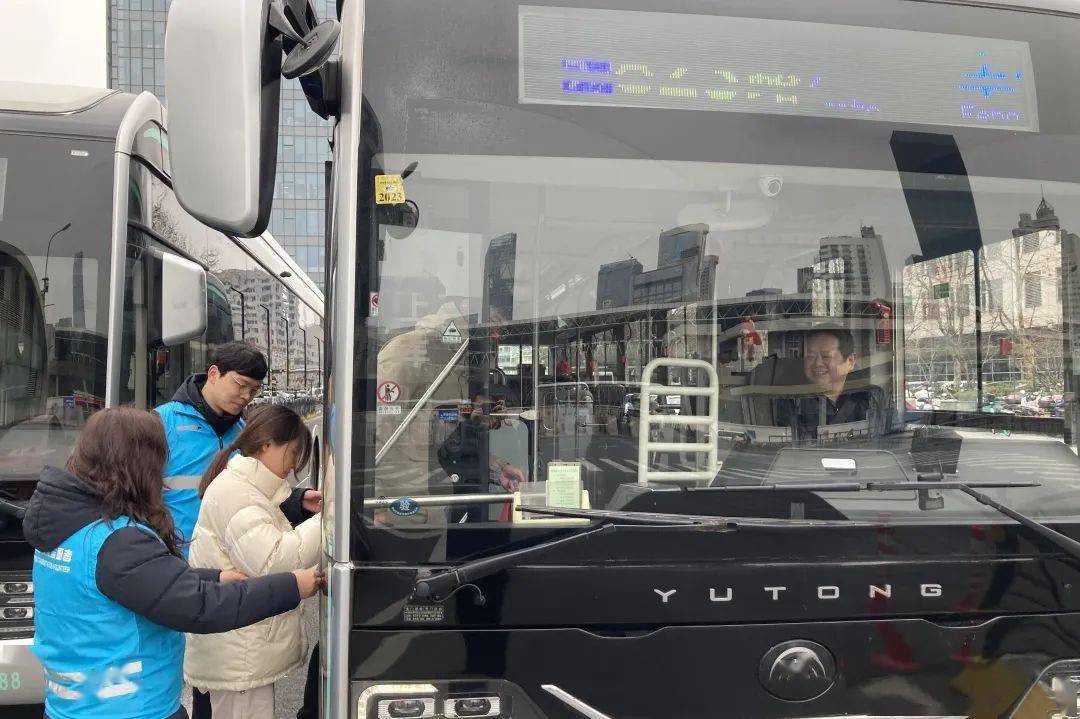 龙年新春久事公交全力护航乘客平安出行_服务_处置_应急