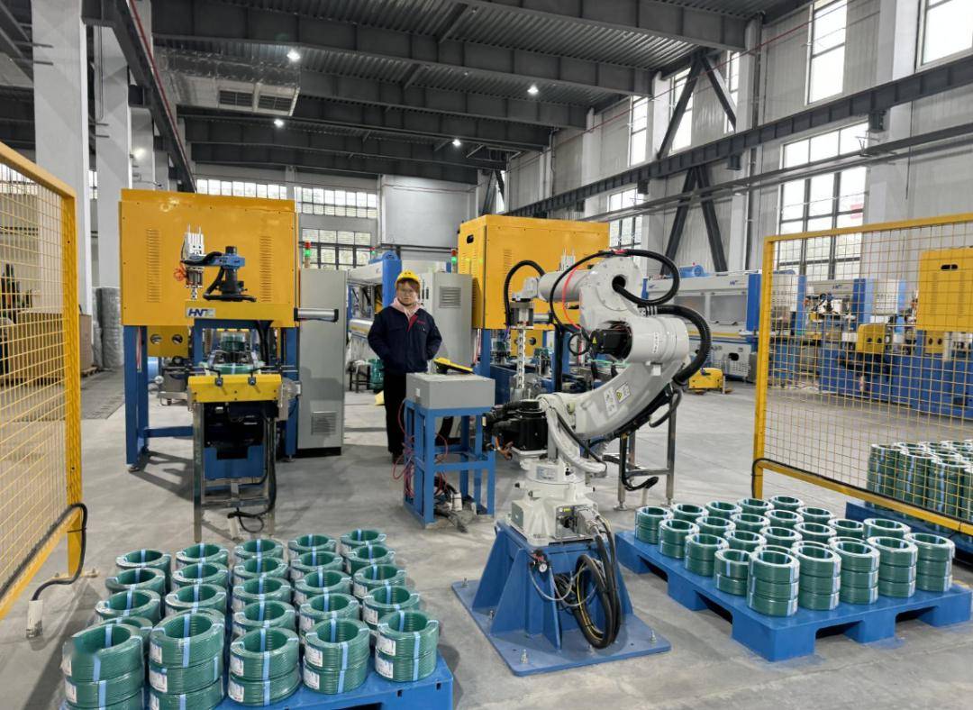 全市1万余家工业企业复工复产_员工_江苏_车间