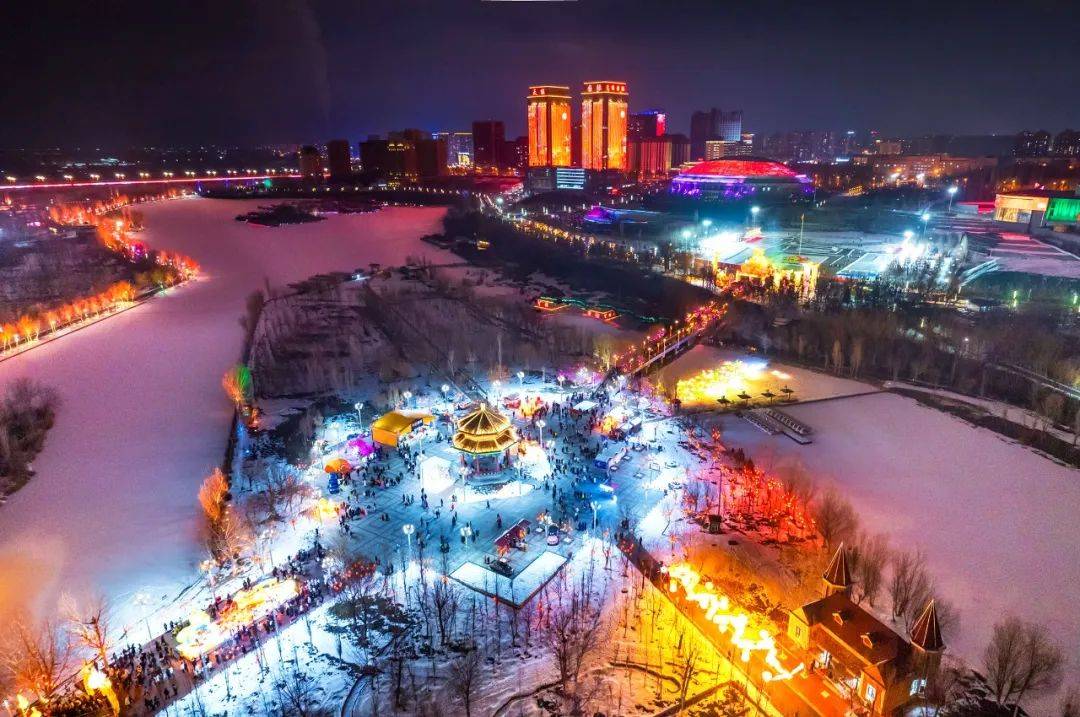 伊犁火车站冬天图片图片