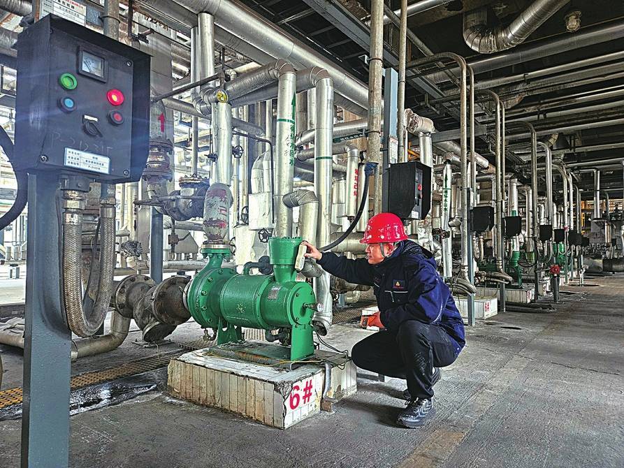 万家团圆日 生产坚守时_王富年_工作_供电