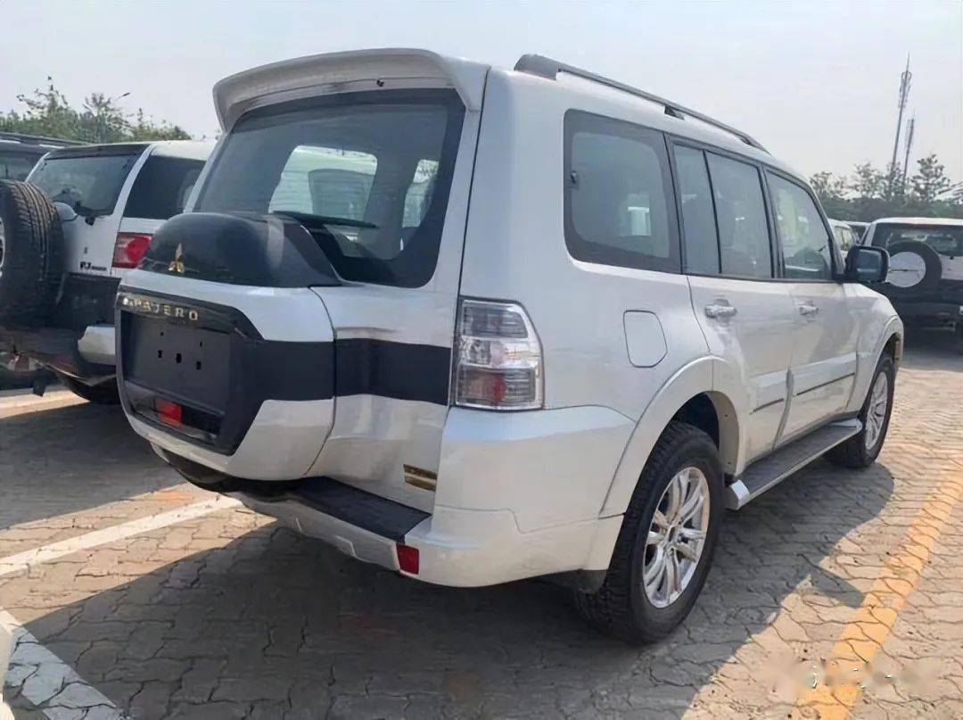 帕杰罗v93降到25万,天津港遍地都是,却无人问津_搜狐汽车_搜狐网