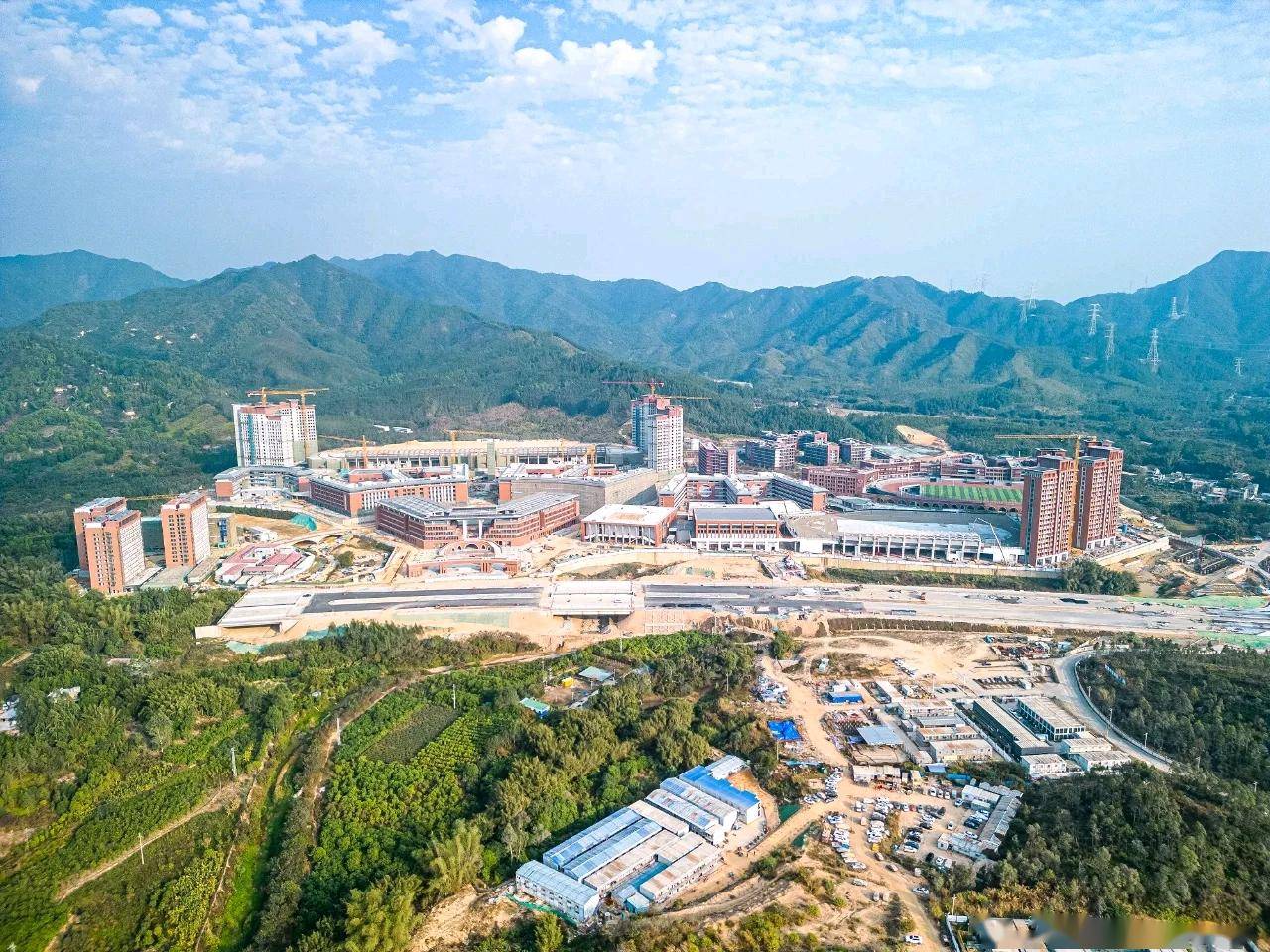 最高年薪50万 生活补贴30万,深汕招聘125名基础教育人才_岗位_职称