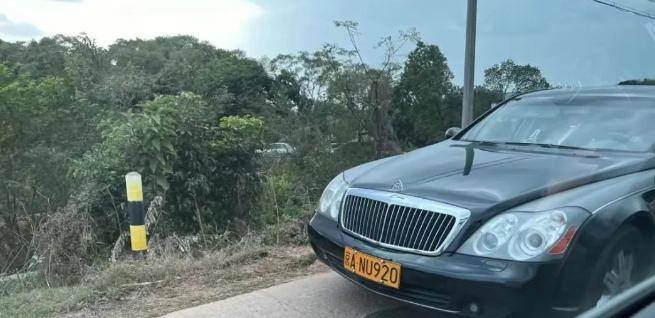 富豪开着京a牌迈巴赫豪车来吃年例_搜狐汽车_搜狐网