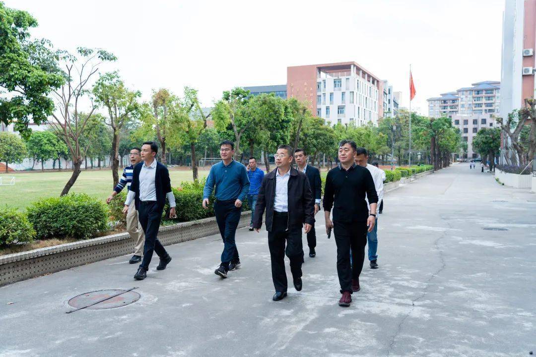 大涌镇党委书记王英康深入卓山中学,岚田中心小学开展学校开学安全大