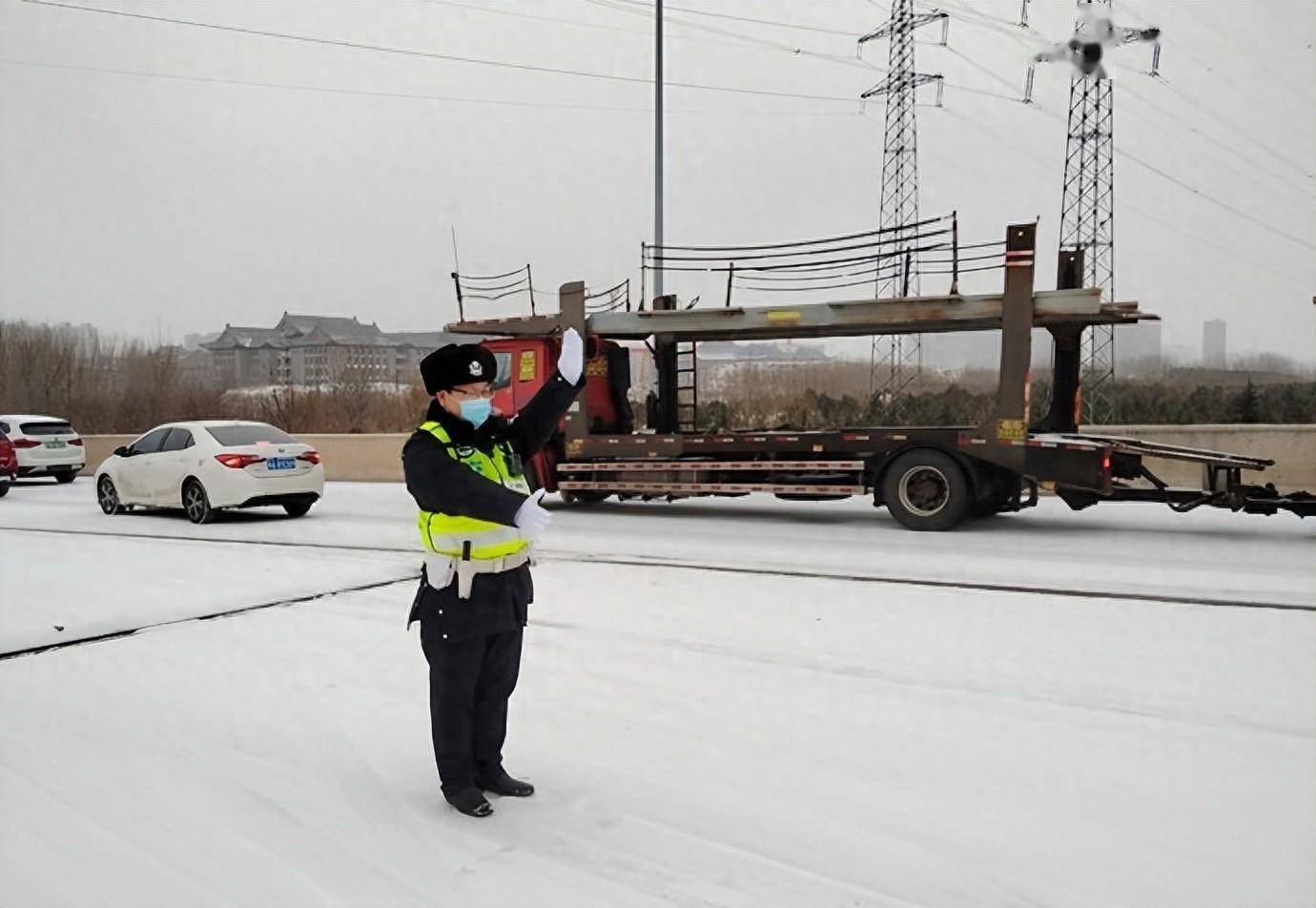 最新路况:郑州市区多处路段湿滑,部分高架入口封闭_大道_东三环_陇海