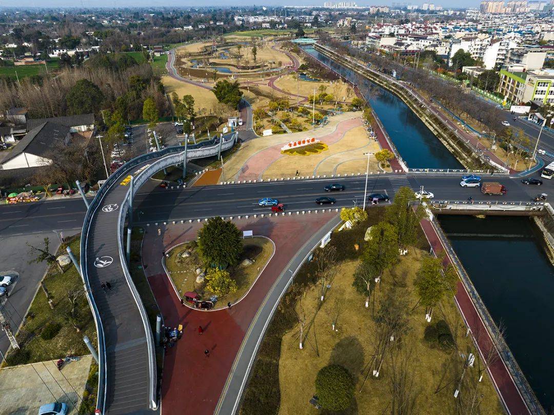 新地标刷屏,67彭州网红桥"亮"了!_大道_天桥_牡丹