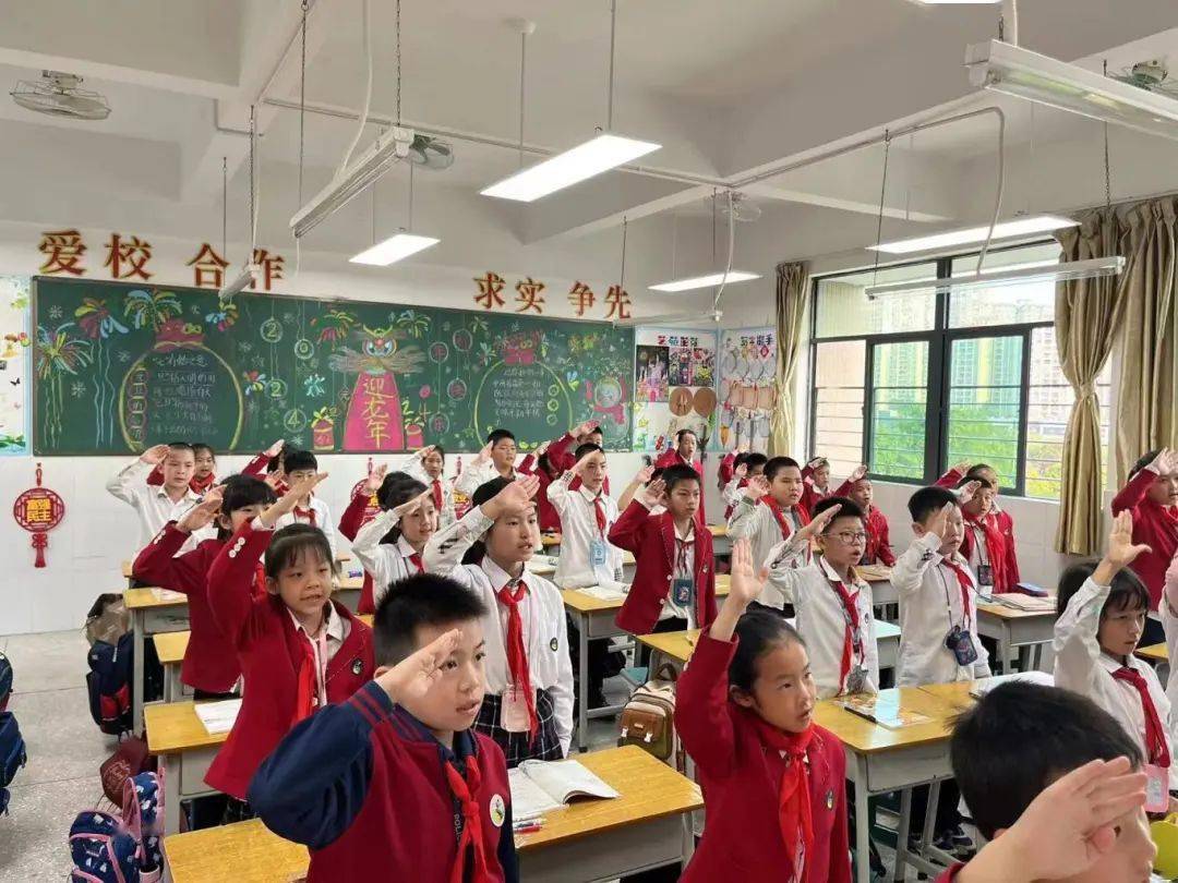 惠州市德威学校新学期开学典礼采取主会场和班级分会场的方式同步进行