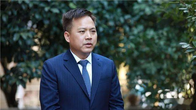 代表,广州市湖南郴州商会会长,广东盈坚实业集团有限公司董事长肖艾平