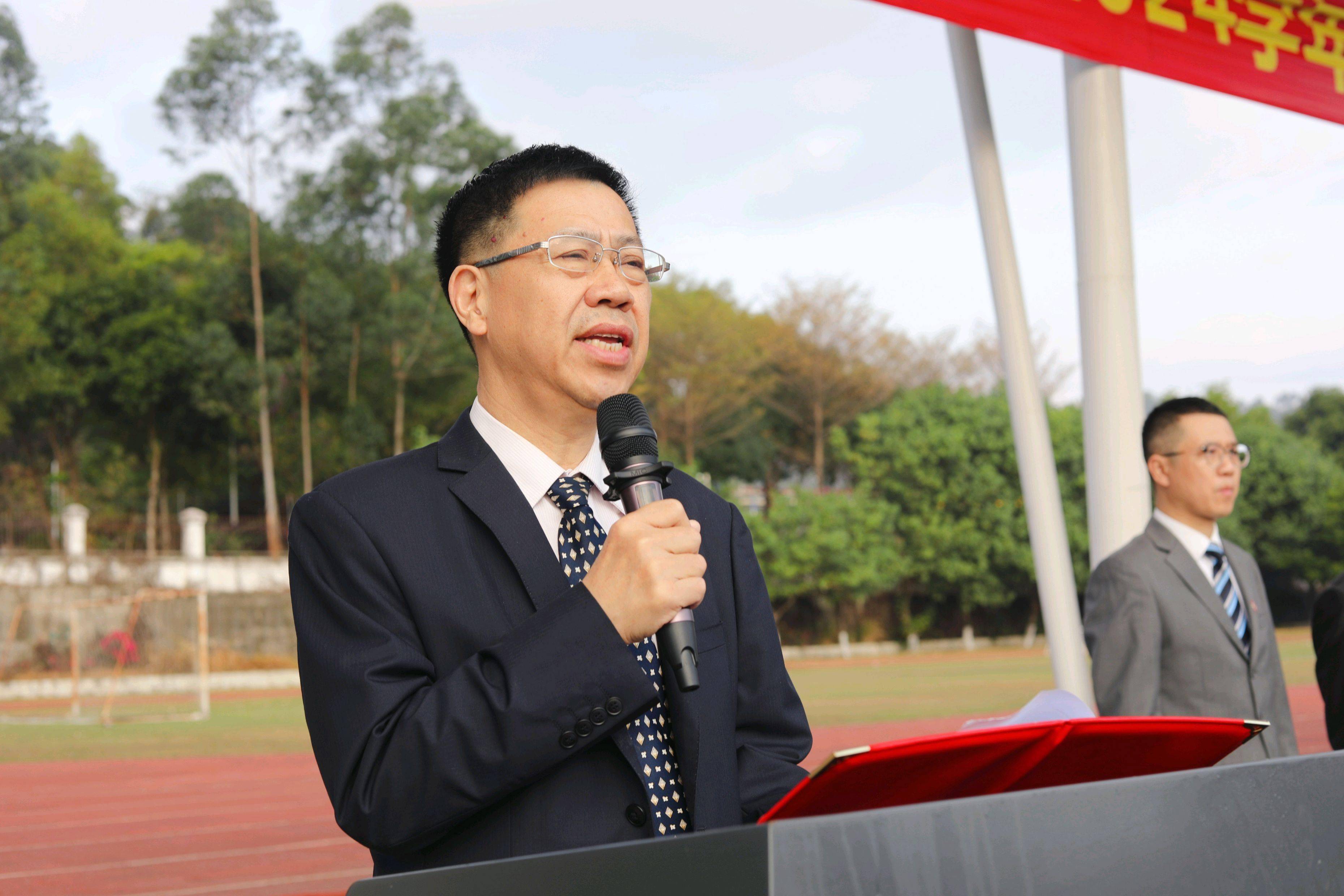 卓越攀登华中师大龙岗附中校长殷希群:◎点击查看详细内容>>>姚亮指出