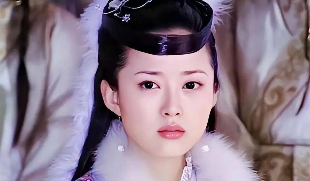 "最美嫦娥"颜丹晨:出道25年坚守底线,44岁勇敢给小丈夫生子_孟浩强