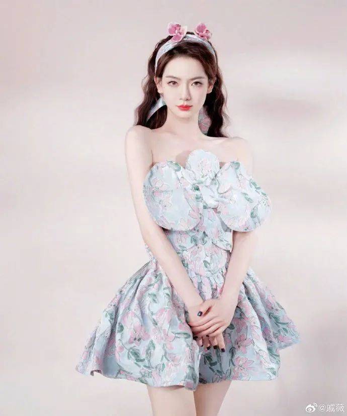 戚薇美到出圈的"火星"造型_viewer_https_weibo