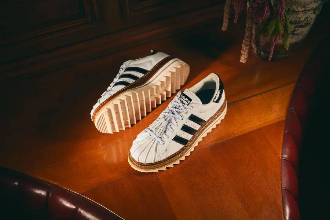 adidas originals 释出与陈冠希的首款全球联名鞋款 clot superstar