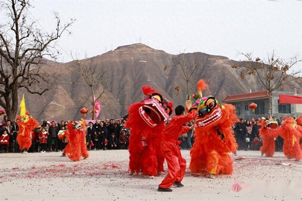 武都区宗家堡村社火耍出满堂彩_甘肃_陇南市_旱船