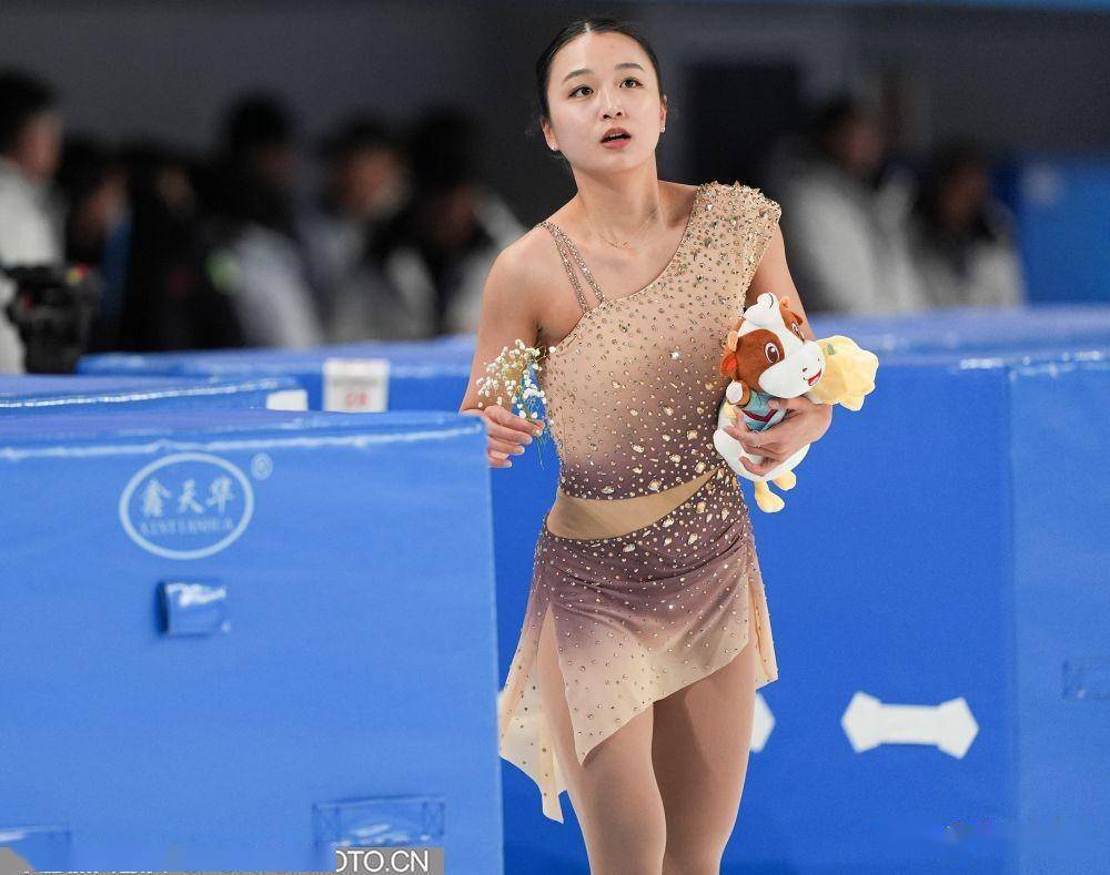 十四冬| 张瑞阳获得花滑公开组团体女单自由滑第一!