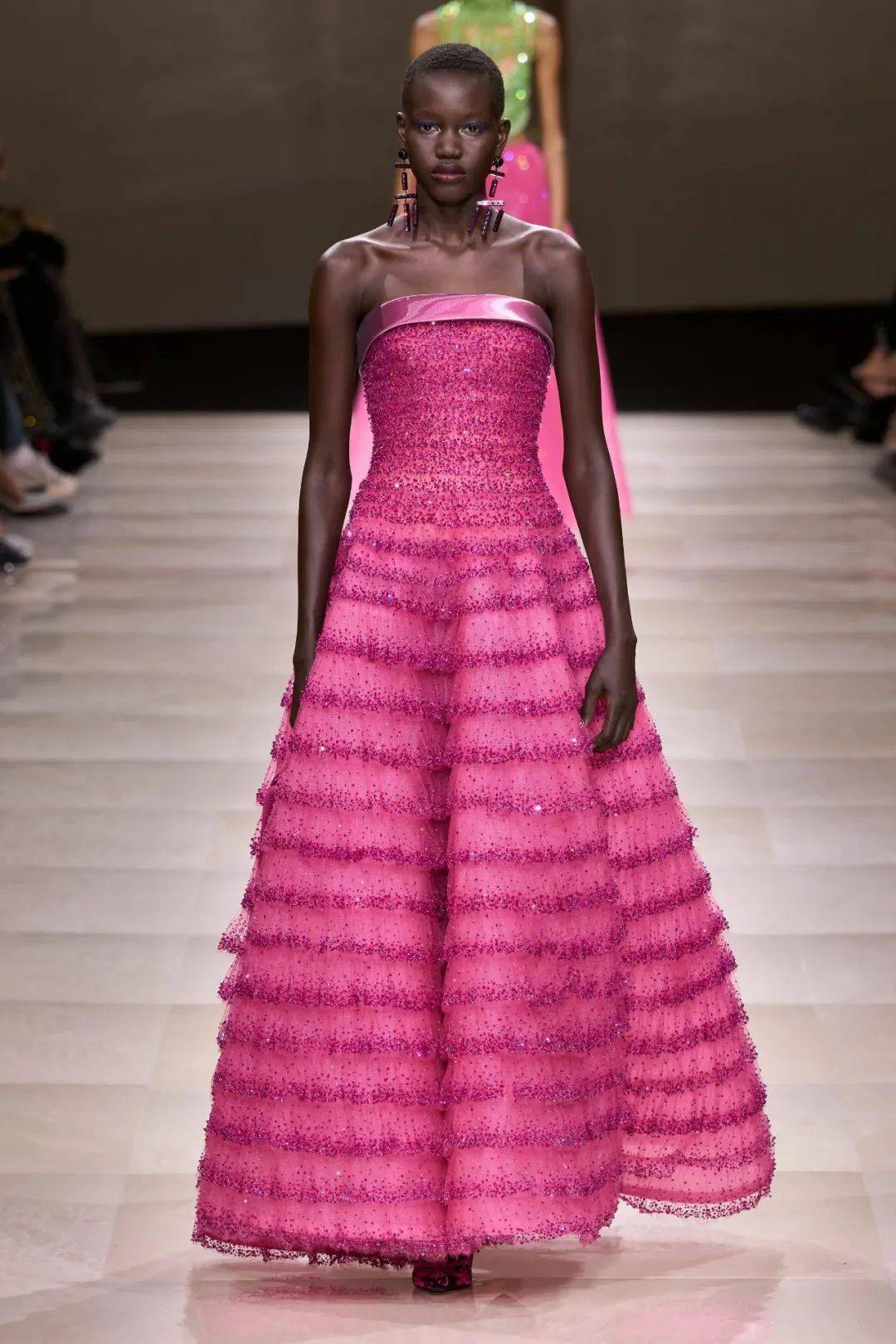 瘦了100斤的贾玲,给自己安排上了晚礼服"!