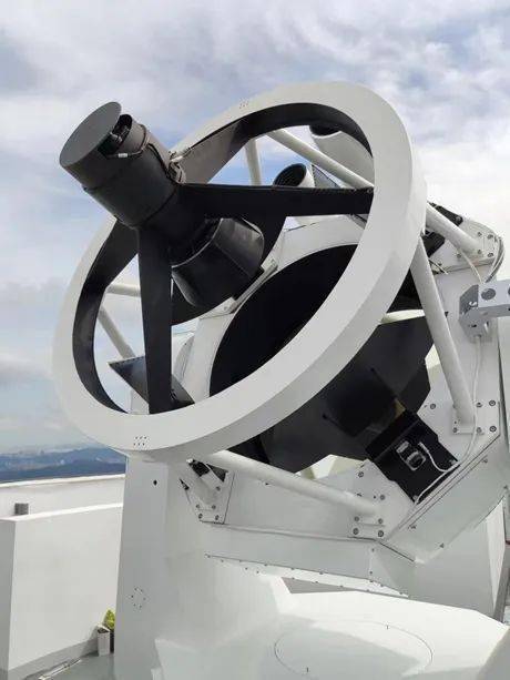 2m激光测距望远镜与此同时在四川凉山深处中国锦屏地下实验室日夜不休