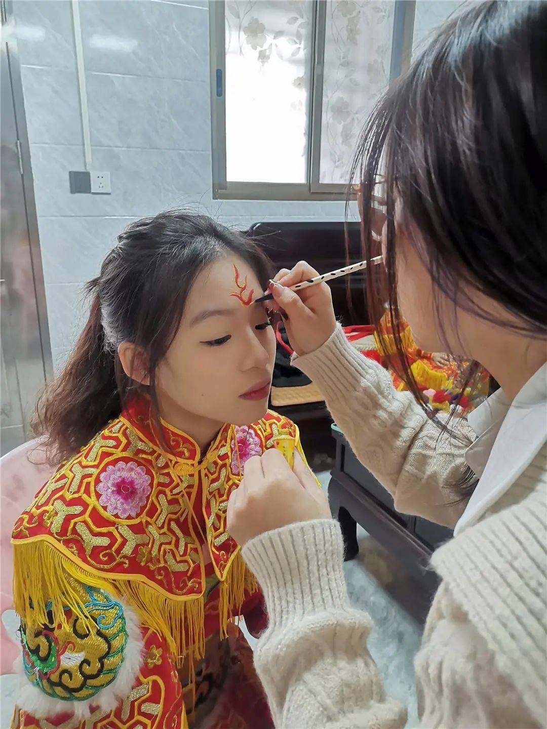 潮阳棉城的郑梓欣火了_英歌舞_女子_西门